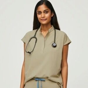 FIGS Technical Collection‎ Scrub Tan Top Size XL